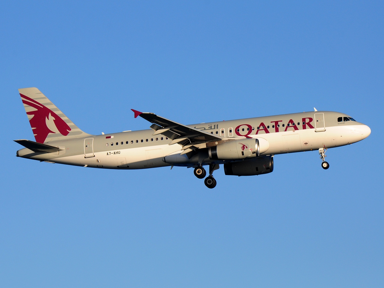 A7-AHU - A320-232 - Qatar Airways - LCA - 20-08-2016