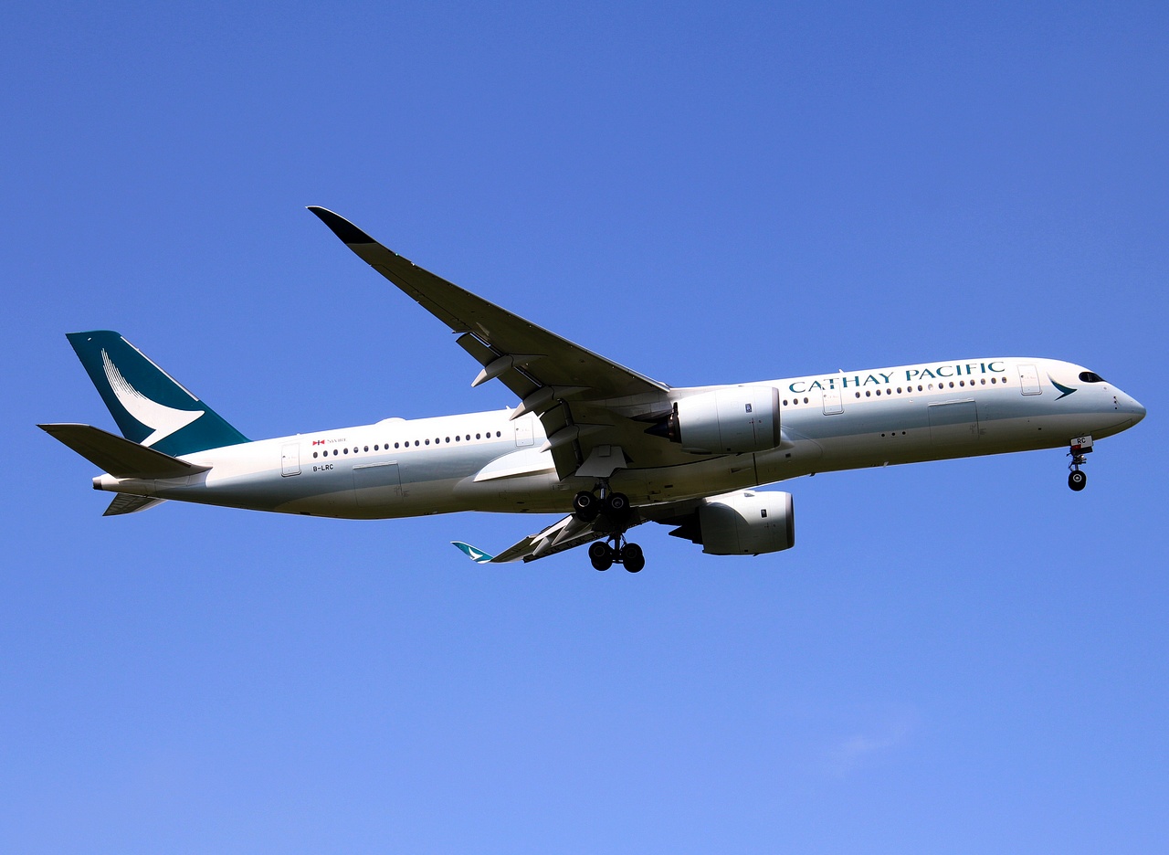B-LRC - A350-941 - Cathay Pacific Airways - BKK - 10-11-2016b