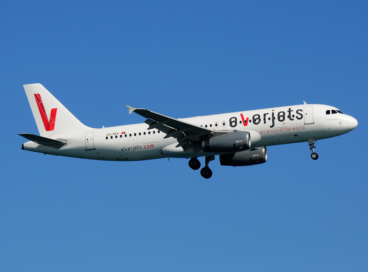 CS-TKV - A320-232 - Everjets - LCA - 21-08-2016
