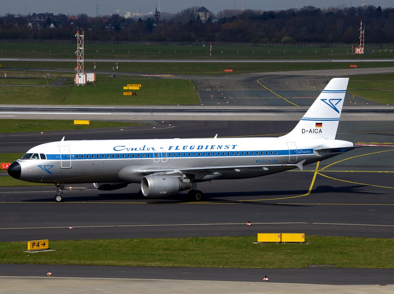 D-AICA - A320-212 - Condor - DUS - 02-04-2016