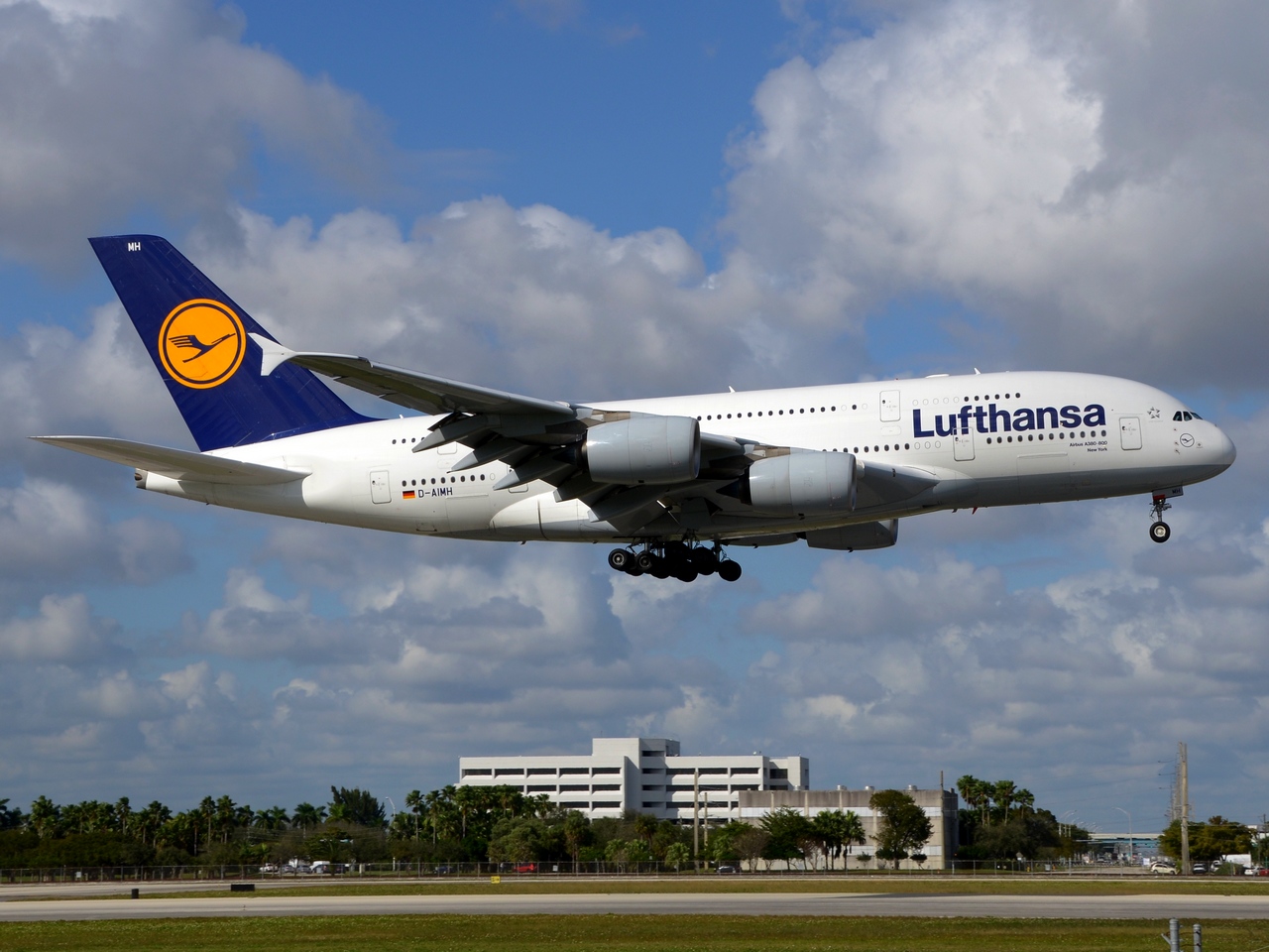 D-AIMH - A380-841 - Lufthansa - MIA - 02-02-2016