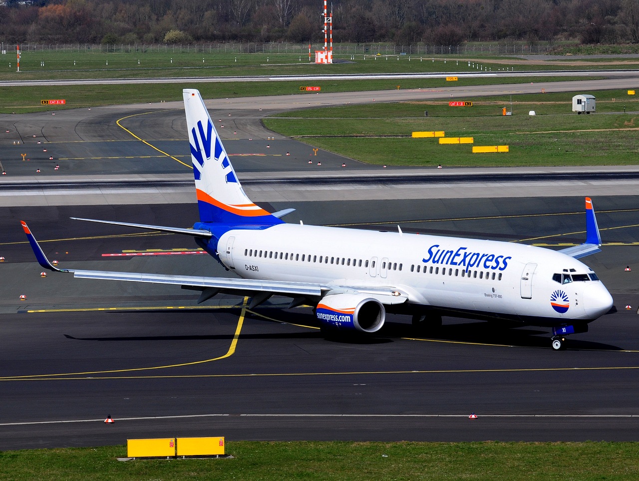 D-ASXI - 737-8CX(WL) - SunExpress Germany - DUS - 02-04-2016