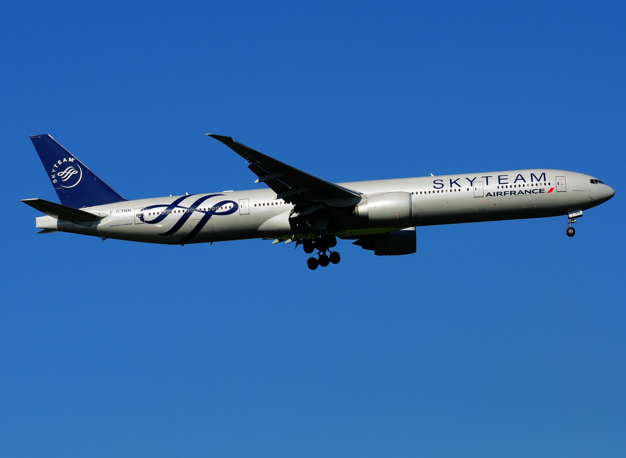 F-GZNN - 777-328(ER) - Air France - BKK - 12-11-2016