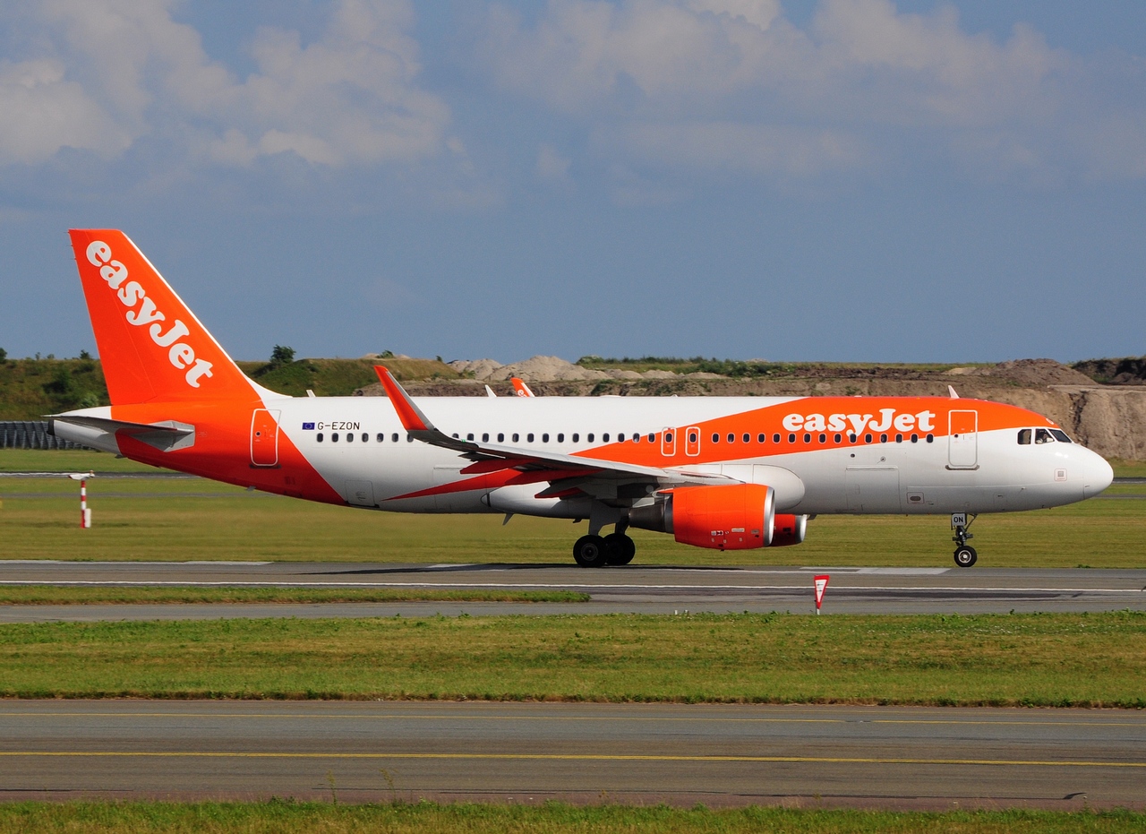 G-EZON - A320-214(WL) - easyJet - CPH - 26-06-2016