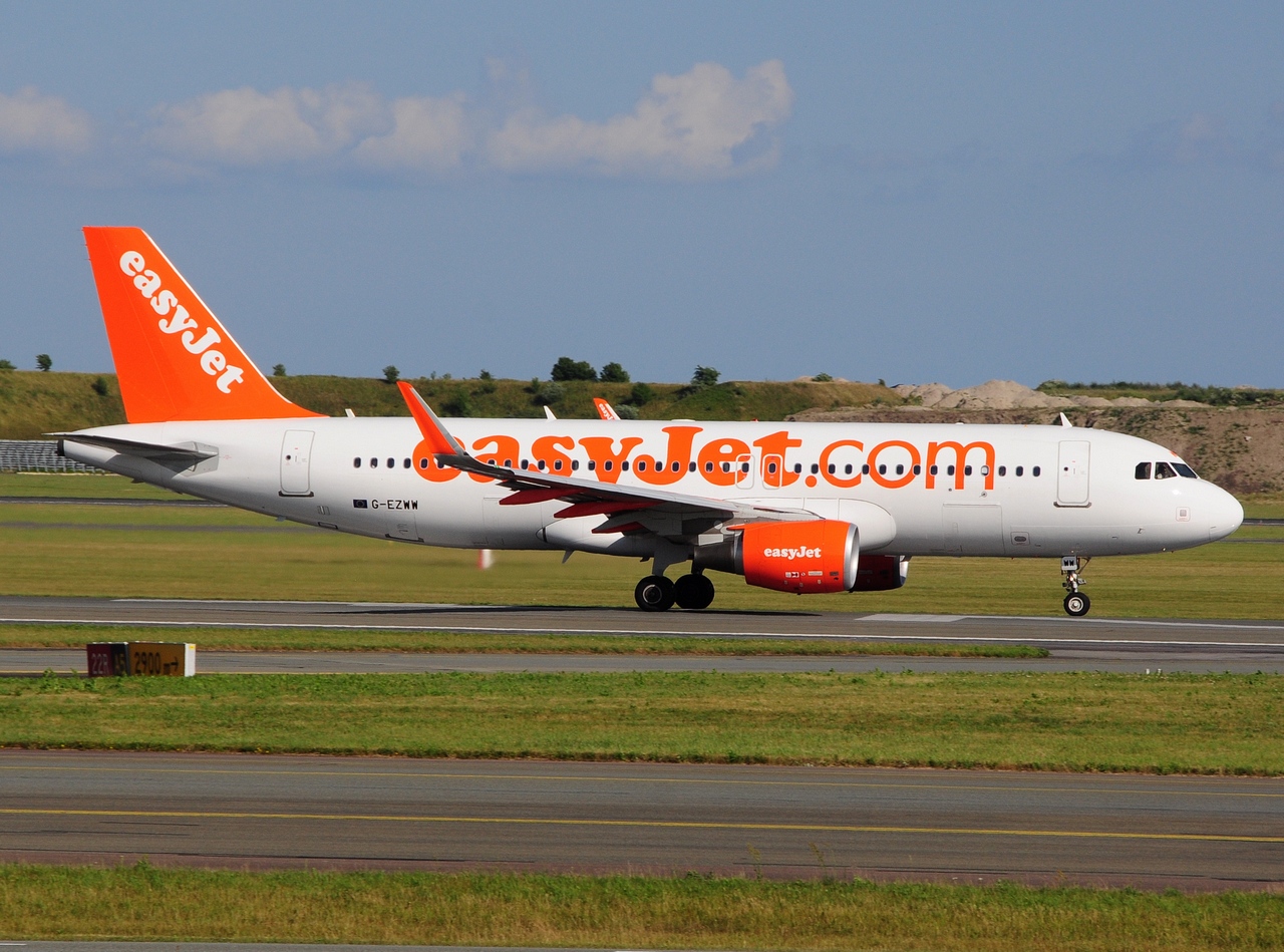 G-EZWW - A320-214(WL) - easyJet - CPH - 26-06-2016