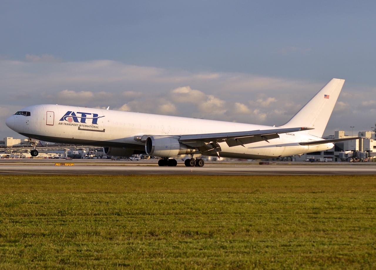 N364CM - 767-338(ER) - ATI _ Air Transport International - MIA - 28-01-2016