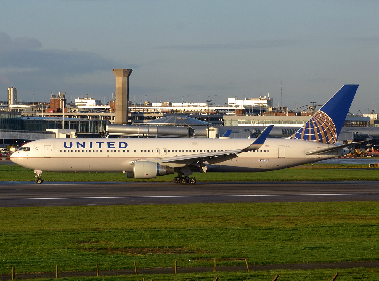 N676UA - 767-322(ER)(WL) - United Airlines - LHR - 23-04-2016