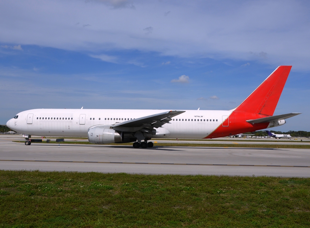 N796JM - 767-336(ER) - Dynamic Airways - FLL - 30-01-2016