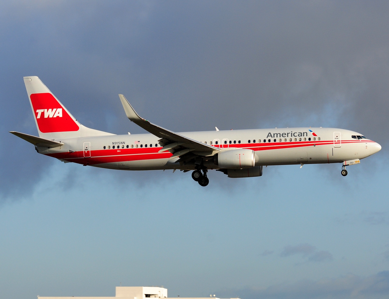 N915NN - 737-823(WL) - American Airlines - MIA - 02-02-2016