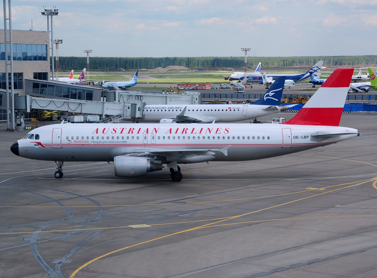 OE-LBP - A320-214 - Austrian Airlines - DME - 08-06-2016