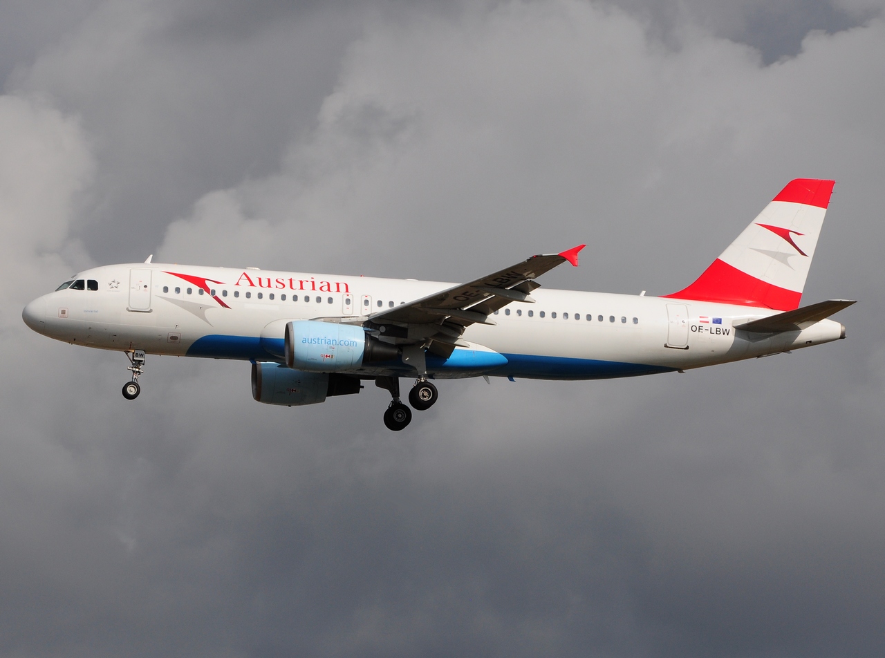 OE-LBW - A320-214 - Austrian Airlines - CPH - 27-06-2016