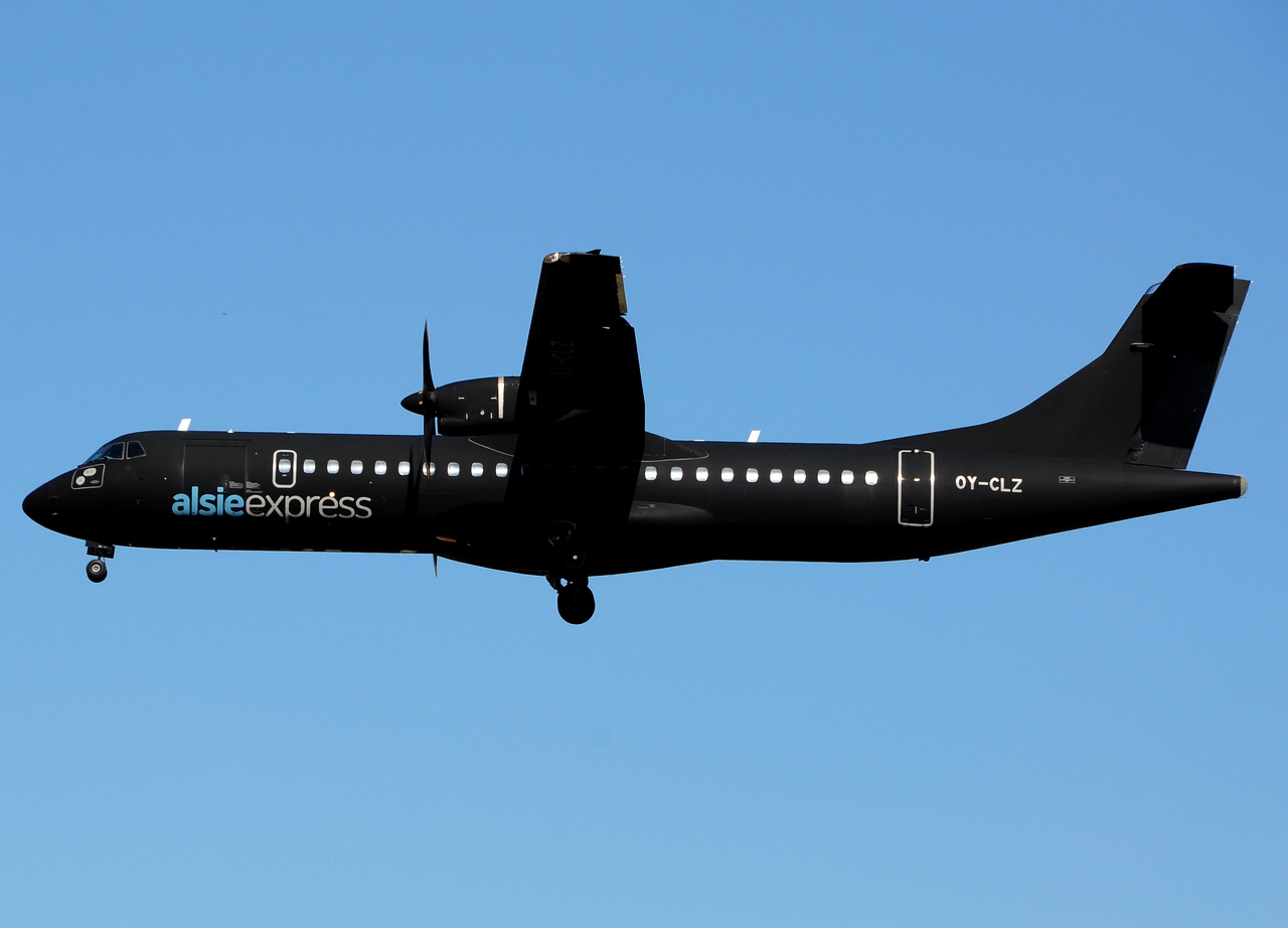 OY-CLZ - ATR 72-500 (72-212A) - Alsie Express - CPH - 27-06-2016b
