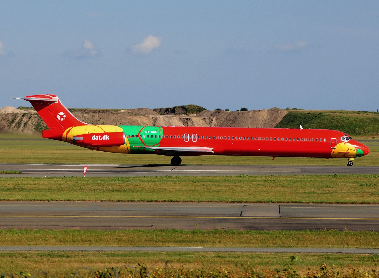 OY-RUE - MD-83 - Danish Air Transport (DAT) - CPH - 26-06-2016