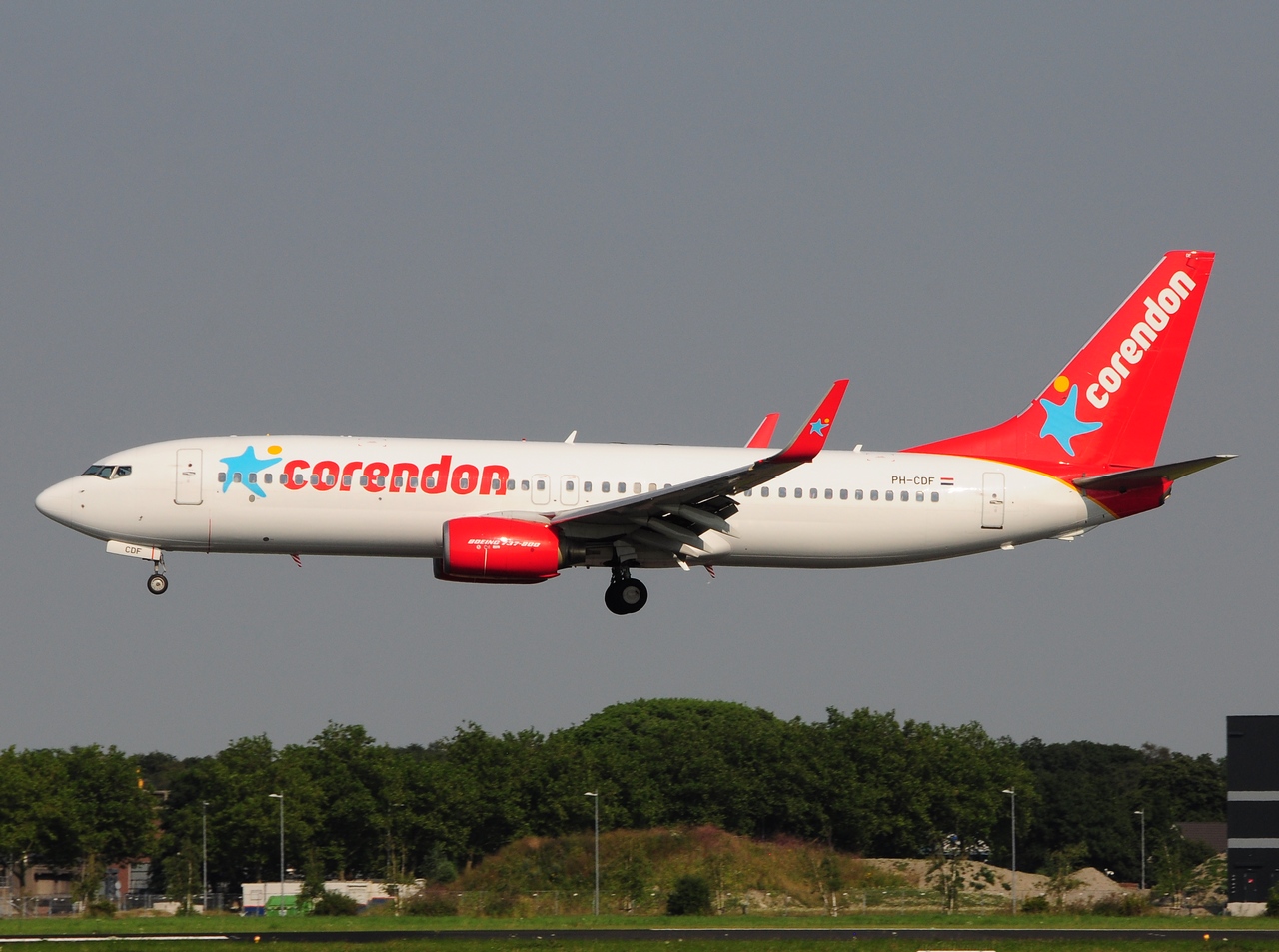 PH-CDF - 737-804(WL) - Corendon Dutch Airlines - AMS - 19-07-2016b