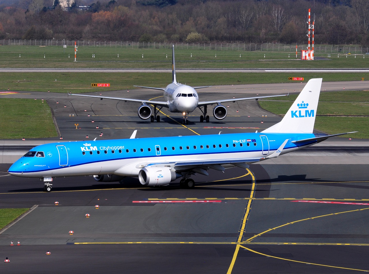 PH-EXF - ERJ-190STD (ERJ-190-100) - KLM Cityhopper - DUS - 02-04-2016