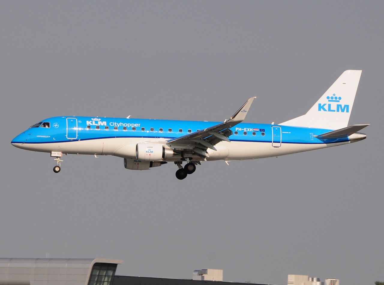 PH-EXH - ERJ-175STD (ERJ-170-200) - KLM Cityhopper - AMS - 19-07-2016