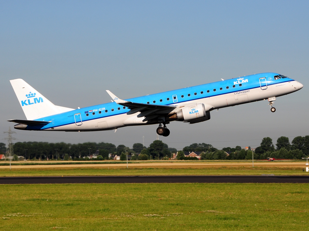 PH-EZR - ERJ-190STD (ERJ-190-100) - KLM Cityhopper - AMS - 19-07-2016