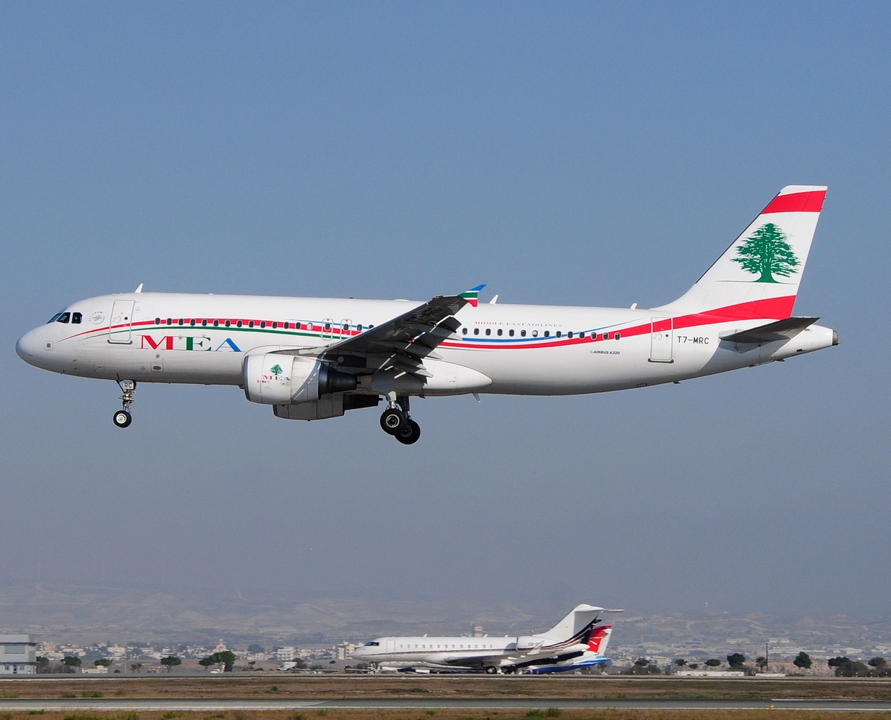T7-MRC - A320-214 - MEA _ Middle East Airlines - LCA - 19-08-2016