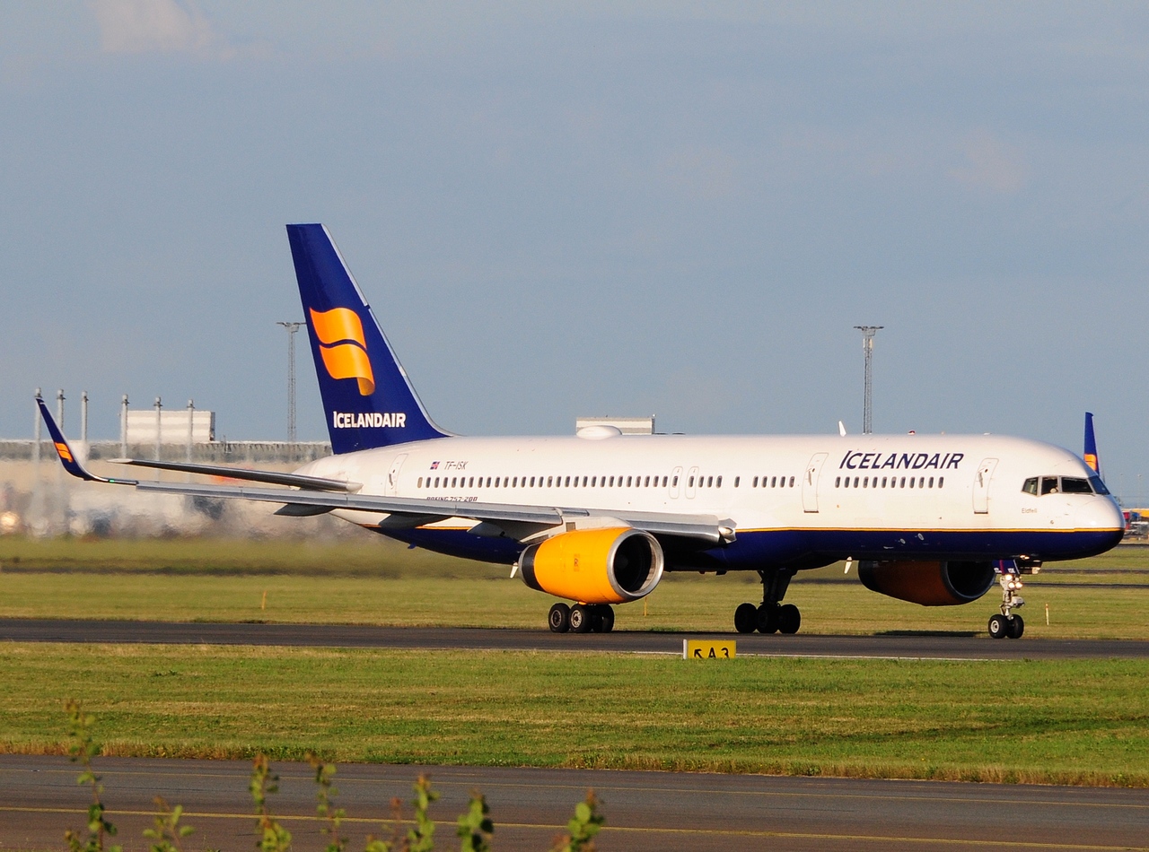 TF-ISK - 757-223(WL) - Icelandair - CPH - 26-06-2016