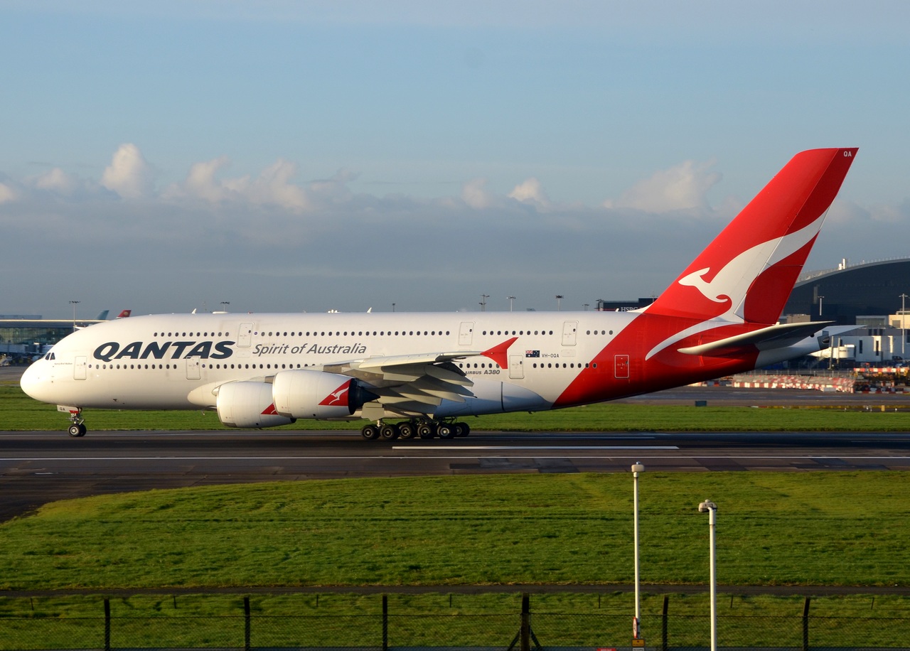 VH-OQA - A380-842 - Qantas - LHR - 23-04-2016