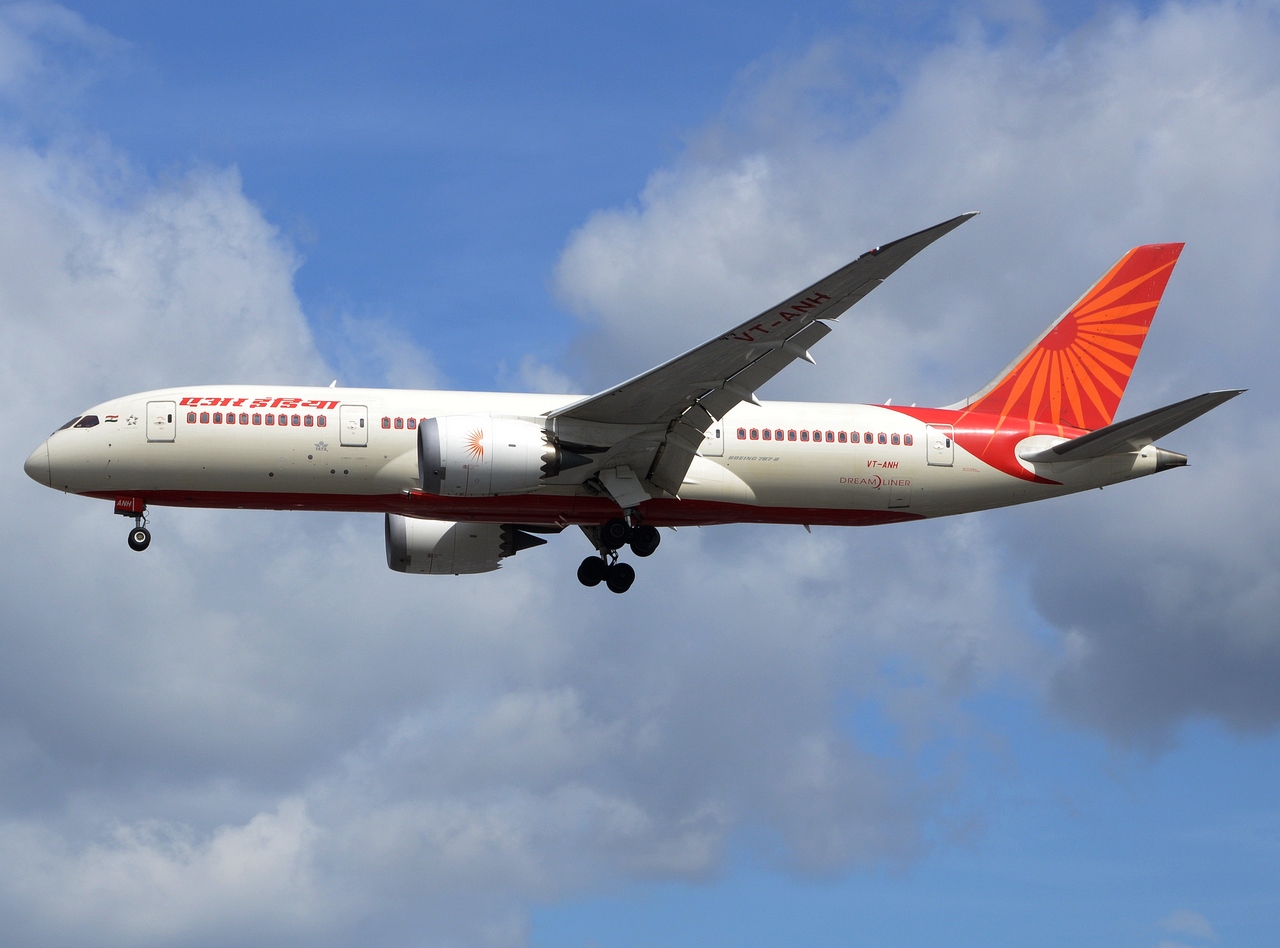VT-ANH - 787-8 Dreamliner - Air India - LHR - 24-04-2016
