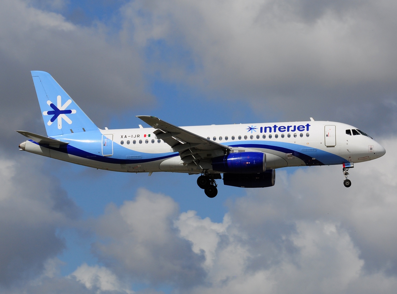 XA-IJR - Superjet 100-95B - Interjet - MIA - 02-02-2016