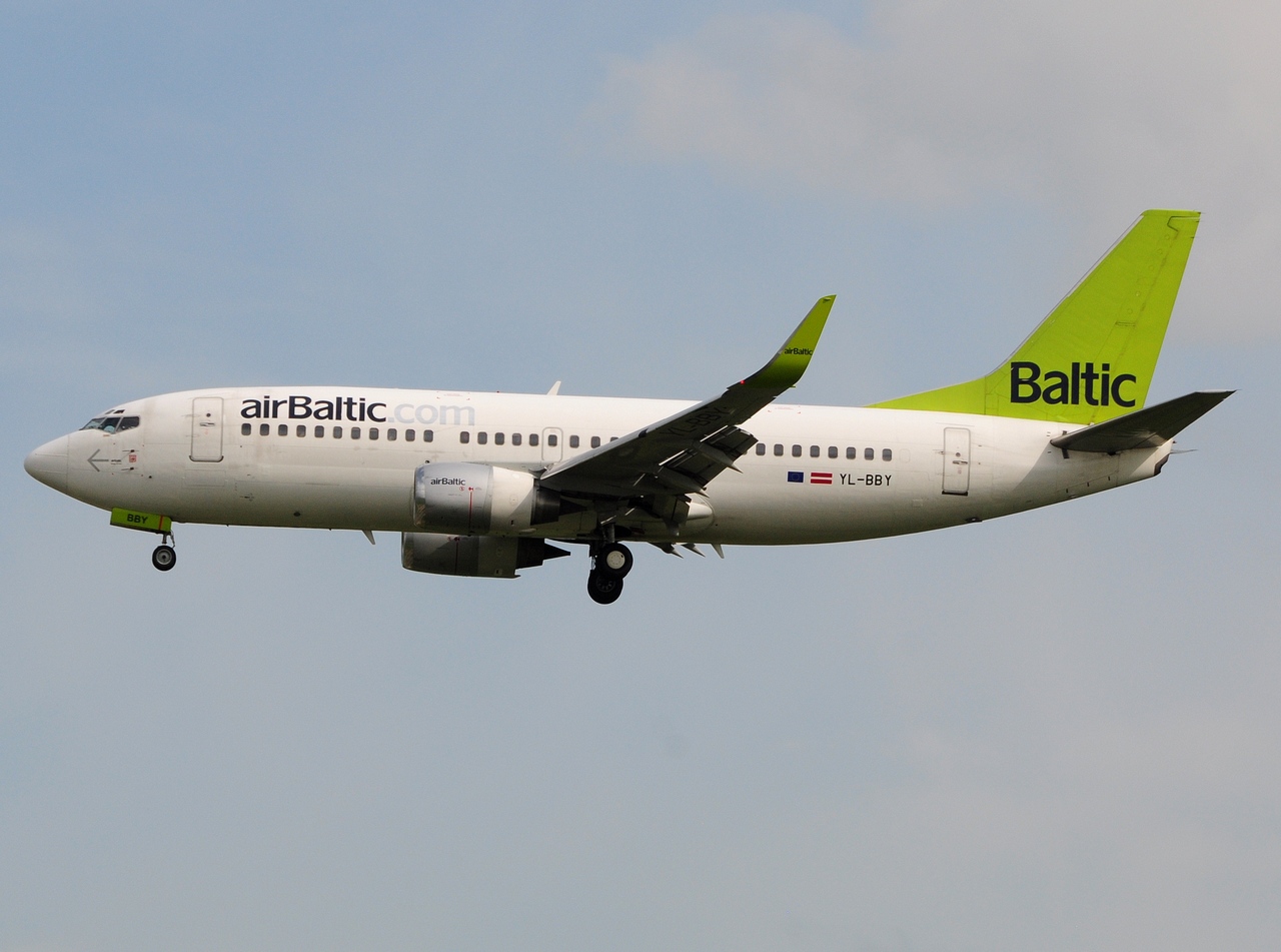 YL-BBY - 737-36Q(WL) - Air Baltic - SVO - 02-06-2016