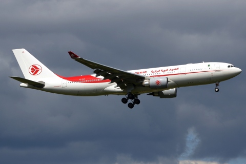 7T-VJA - A330-202 - Air Algerie - LHR - 23-04-2016