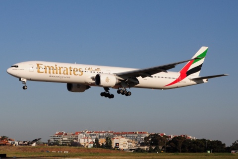 A6-ENN - 777-31H(ER) - Emirates - LIS - 22-06-2016