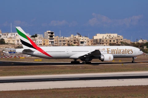 A6-ENP - 777-31H(ER) - Emirates - MLA - 24-08-2016