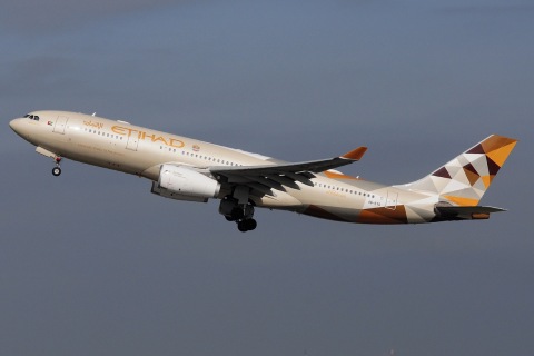 A6-EYD - A330-243 - Etihad Airways - DUS - 02-04-2016