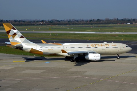 A6-EYI - A330-243 - Etihad Airways - DUS - 02-04-2016