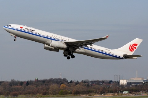 B-5947 - A330-343 - Air China - DUS - 02-04-2016