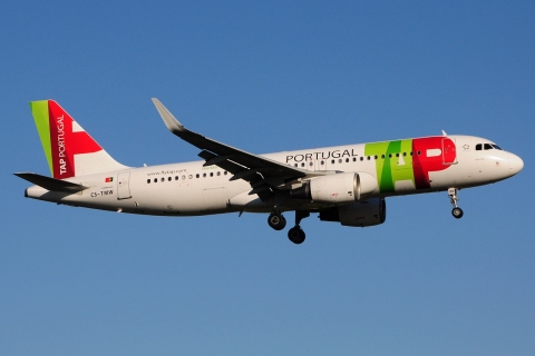 CS-TMW - A320-214(WL) - TAP _ Air Portugal - LIS - 21-06-2016