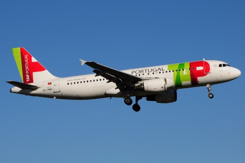 CS-TNH - A320-214 - TAP _ Air Portugal - LIS - 21-06-2016