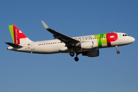 CS-TNQ - A320-214 - TAP _ Air Portugal - LIS - 22-06-2016