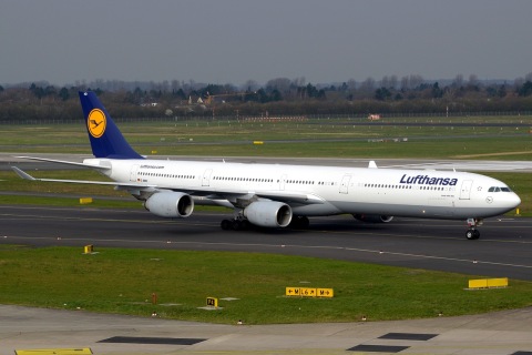 D-AIHO - A340-642 - Lufthansa - DUS - 02-04-2016