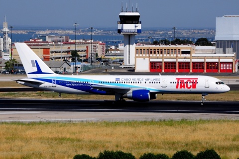 D4-CBP - 757-2Q8 - TACV Cabo Verde Airlines - LIS - 22-06-2016b