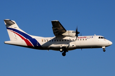 EC-IVP - ATR 42-300 - Swiftair - LIS - 21-06-2016