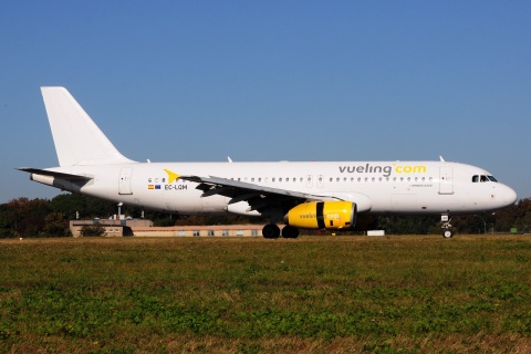 EC-LQM - A320-232 - Vueling - LUX - 16-10-2016