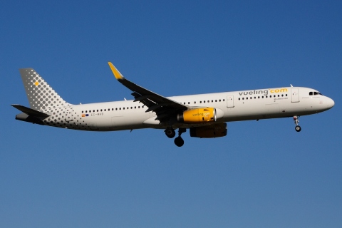 EC-MHB - A321-231(WL) - Vueling - LIS - 21-06-2016