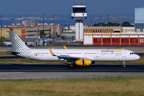 EC-MLD - A321-231(WL) - Vueling - LIS - 21-06-2016c