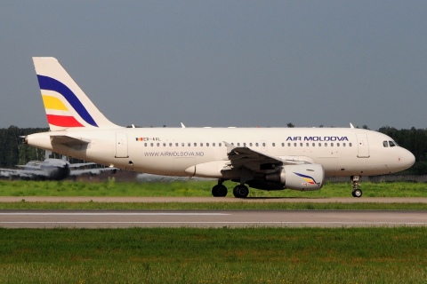 ER-AXL - A319-112 - Air Moldova - DME - 04-06-2016