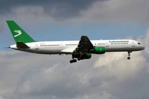 EZ-A014 - 757-22K - Turkmenistan Airlines - LHR - 23-04-2016