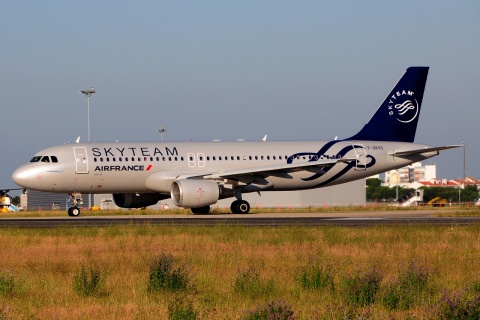 F-GKXS - A320-214 - Air France - LIS - 22-06-2016b