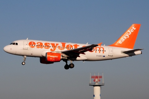 G-EZFS - A319-111 - easyJet - LIS - 22-06-2016