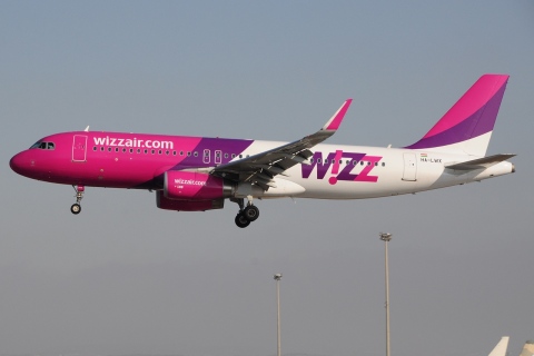 HA-LWX - A320-232(WL) - Wizz Air - LCA - 19-08-2016