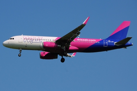 HA-LYR - A320-232(WL) - Wizz Air - VKO - 04-06-2016