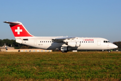HB-IYY - RJ100 - Swiss - LUX - 16-10-2016