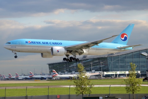 HL8005 - B777-FB5 - Korean Air Lines - LHR - 23-04-2016